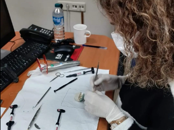 Ön Diş Kırıklarının Silikon Anahtar Rehberliğinde Estetik Restorasyonu Kursu