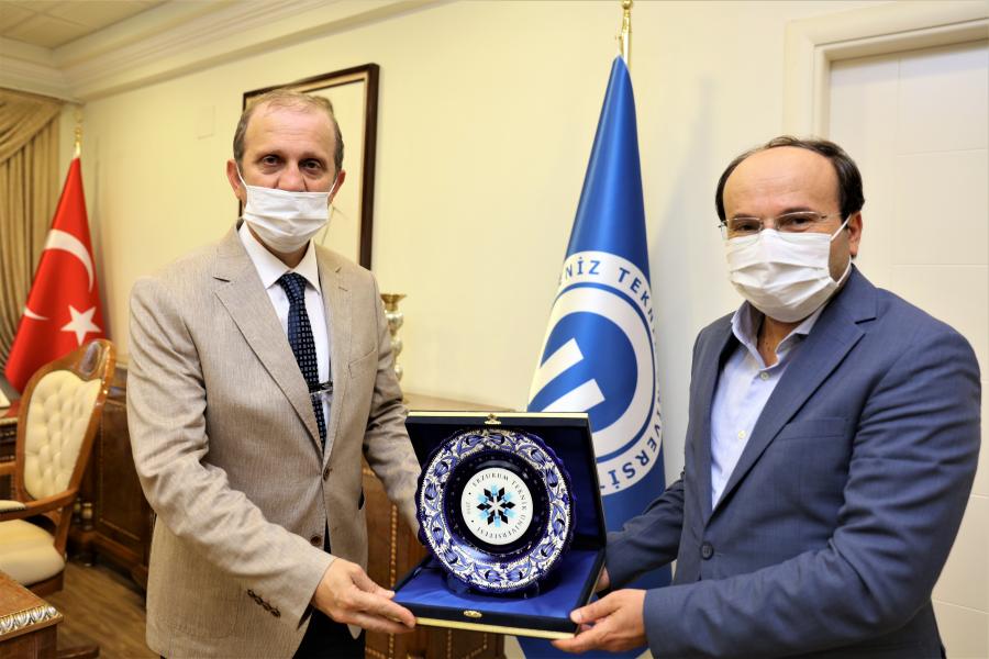 Erzurum Teknik Üniversitesi Rektörü Prof. Dr. Bülent ÇAKMAK