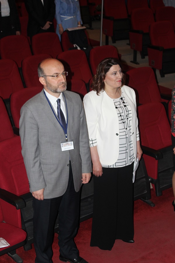 Sempozyum eş başkanları Yrd. Do&ccedil;. Dr. Song&uuml;l AKTAŞ ve Dr. Şafak S&Uuml;NB&Uuml;L