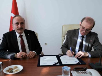 Üniversitemiz 17 Nolu İş Kolunda Toplu İş Sözleşmesi İmza Töreni Düzenlendi