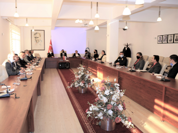 Doğu Karadeniz Kariyer Fuarı (DOKKAF22) Kapsamında Trabzon Valiliğine Bağlı Birimlerle İşbirliği Toplantısı Gerçekleştirildi.