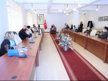 Üniversitemiz Akademik Teşvik Komisyonu Üyelerine Teşekkür Belgeleri Verildi