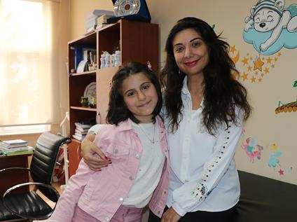 KTÜ Farabi Hastanesi'nde Lösemiyi Yenen Minik Ahlem'in O İsteği Duygulandırdı!