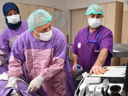 Ondokuz Yaşındaki Hastanın Tiroid Nodülü Ameliyatsız Tedavi Edildi