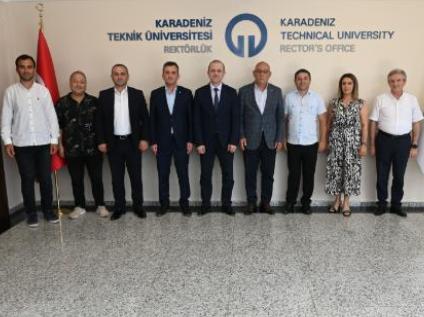 Karadeniz Teknik Üniversitesi ile Trabzon Esnaf ve Sanatkârlar Odaları Birliği (TESOB) Arasında İş Birliği Protokolü İmzalandı